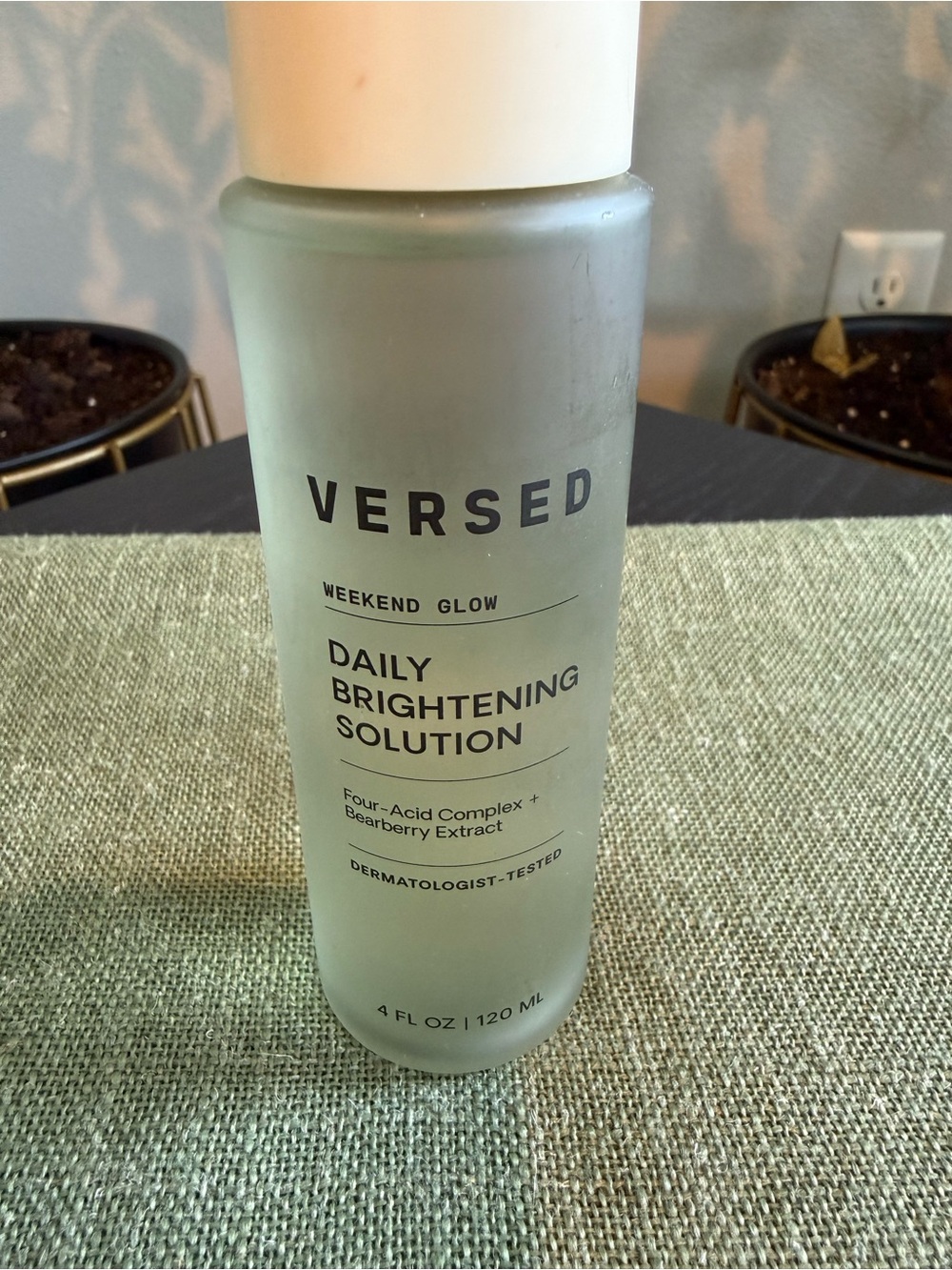Versed Weekend Glow Daily Brightening Solution ✨ (4 oz)